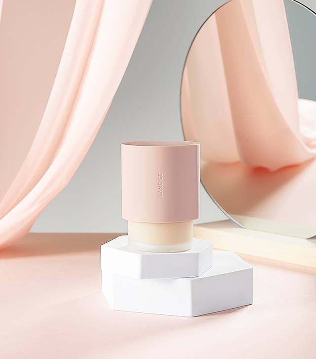 Clear & bright complexion with a natural glow