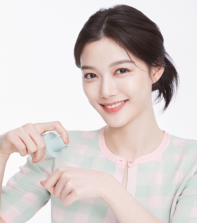 Clear & bright complexion with a natural glow